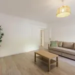 3br Comfort & Convenience In Massama Queluz