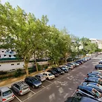 3br Comfort & Convenience In Massama Apartamento