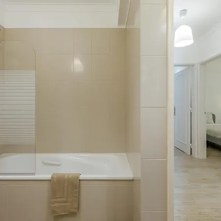 3br Comfort & Convenience In Massama * Queluz