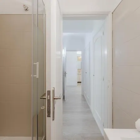3br Comfort & Convenience In Massama Apartamento