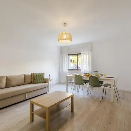 Apartamento 3br Comfort & Convenience In Massama