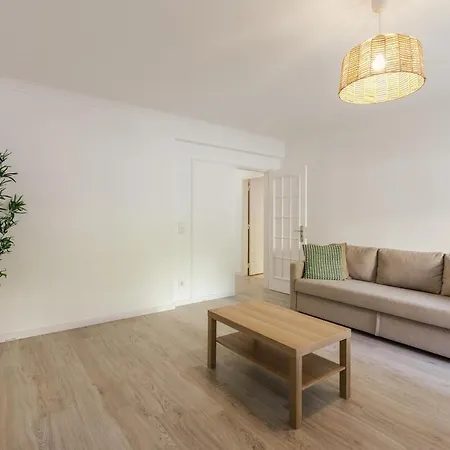 3br Comfort & Convenience In Massama * Queluz