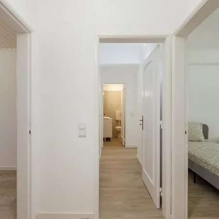 3br Comfort & Convenience In Massama Apartamento Queluz