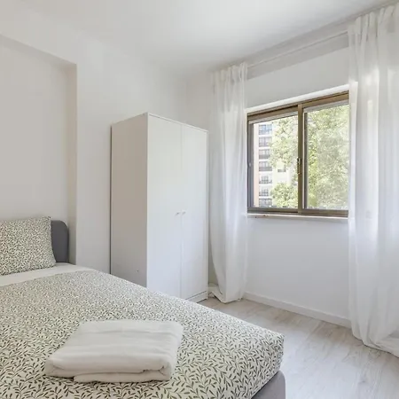 Apartamento 3br Comfort & Convenience In Massama Queluz