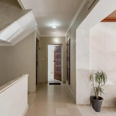 3br Comfort & Convenience In Massama Apartamento