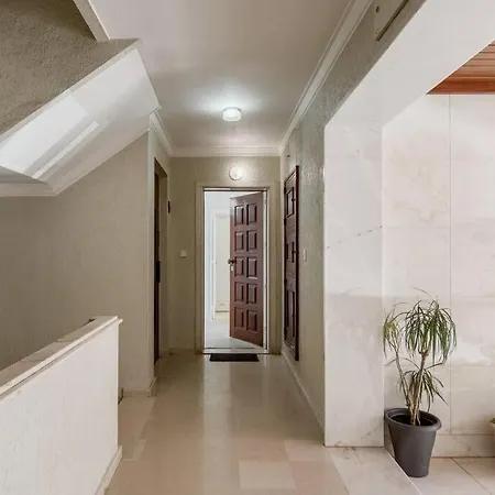 Apartment Comfort & Convenience In Massama *